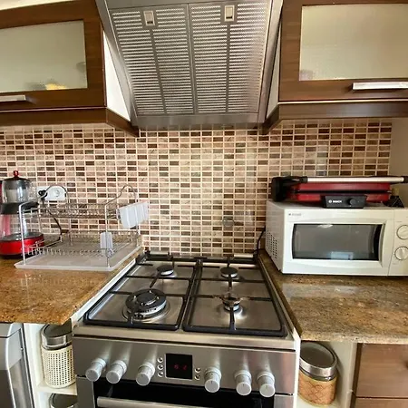 Apartmán Deniz Manzarali Havuzlu *