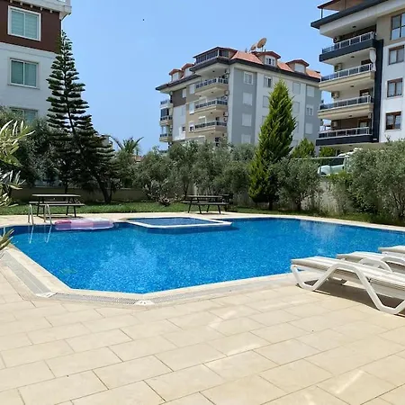 Deniz Manzarali Havuzlu Alanya