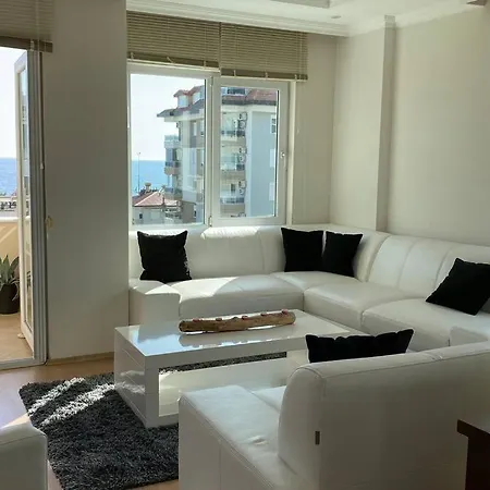 Apartmán Deniz Manzarali Havuzlu