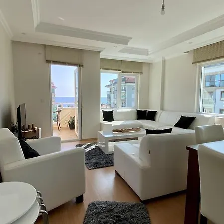 Apartmán Deniz Manzarali Havuzlu *
