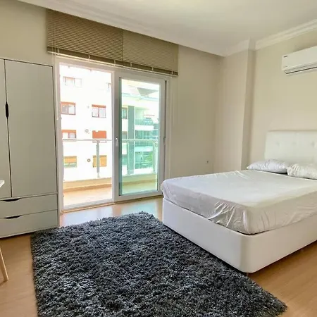 Deniz Manzarali Havuzlu Apartmán Alanya