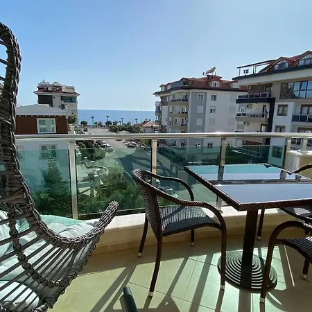 Deniz Manzarali Havuzlu Apartmán Alanya