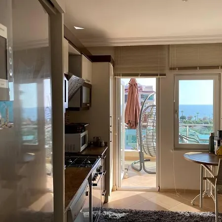 Apartmán Deniz Manzarali Havuzlu